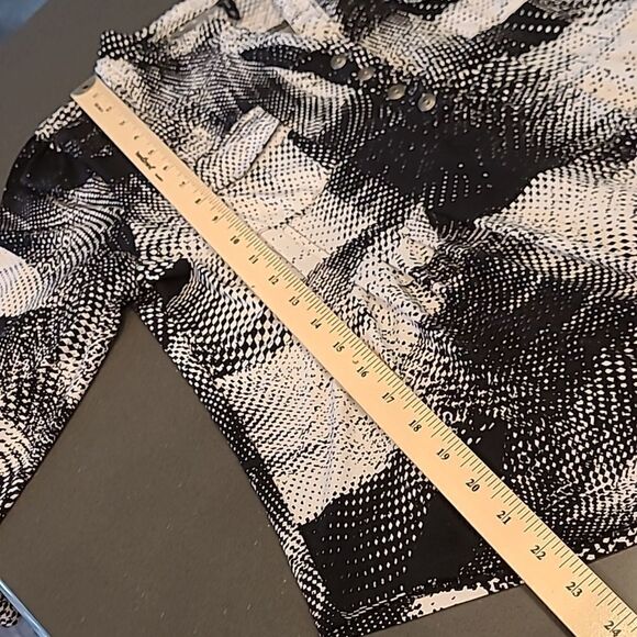 New Directions  PL poly spandex blend abstract black /white print - Picture 5 of 9